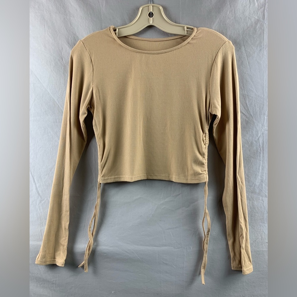LAST ONE 🔥 Ribbed Crop Top - Picture 5 of 6